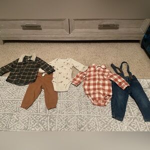 Two Baby Clothing Sets by Carters w/ 5 pieces in size 9 months